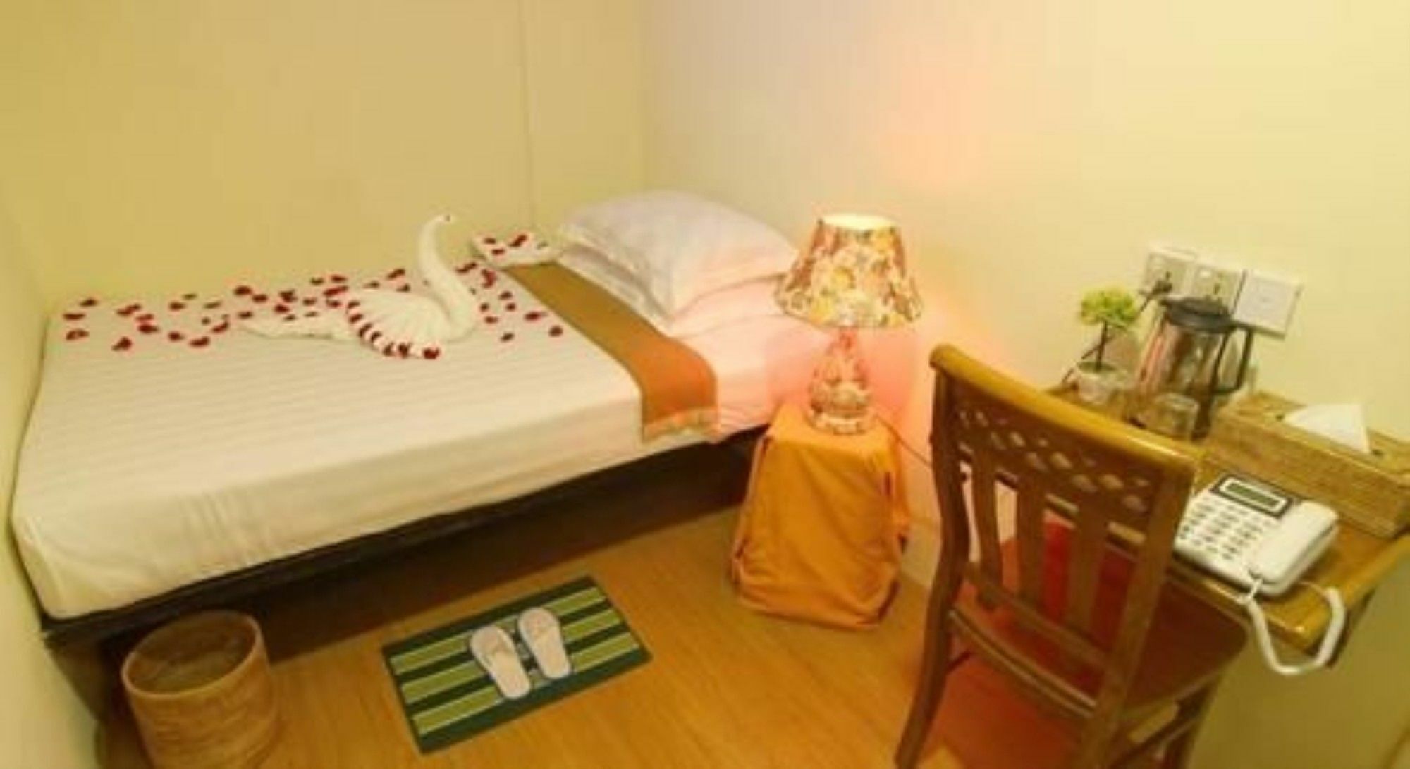 Shwe Htee Guest House Yangon Dış mekan fotoğraf